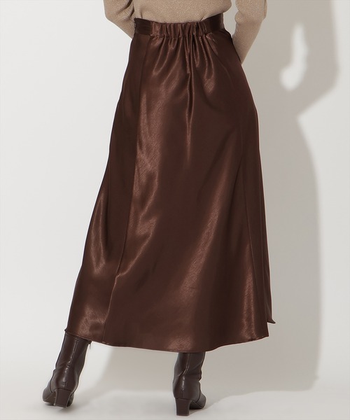 AND COUTURE(アンドクチュール)の「サテンバイアススカート(スカート・レディース・ブラウン/ベージュ/チャコールグレー・MEDIUM/SMALL)」の22枚目の写真