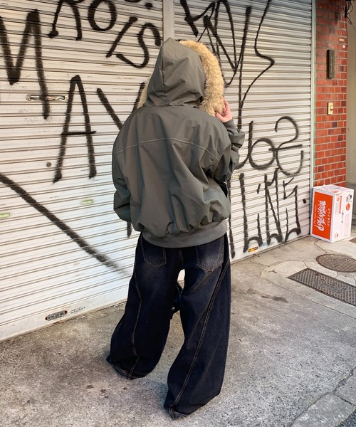 lilful（リルフル）の「【ファー取り外し可能】ステッチデザイン フェイクファー ボア裏地付き オーバーサイズ ダウンブルゾン（ブルゾン・レディース・カーキ/ブラック・M/L）」の10枚目の写真