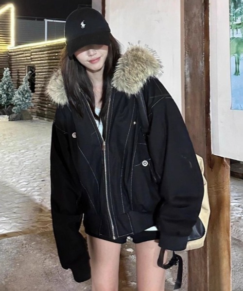 lilful（リルフル）の「【ファー取り外し可能】ステッチデザイン フェイクファー ボア裏地付き オーバーサイズ ダウンブルゾン（ブルゾン・レディース・カーキ/ブラック・M/L）」の15枚目の写真