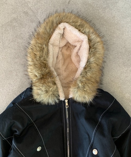 lilful（リルフル）の「【ファー取り外し可能】ステッチデザイン フェイクファー ボア裏地付き オーバーサイズ ダウンブルゾン（ブルゾン・レディース・カーキ/ブラック・M/L）」の19枚目の写真