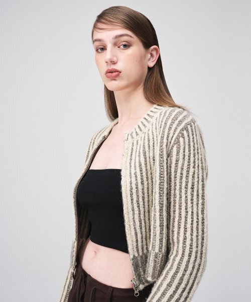 ETMON(エトモン)の「Ribbed Zip-Up Knit Cardigan Cream Beige(カーディガン/ボレロ・レディース・その他・FREE)」の6枚目の写真