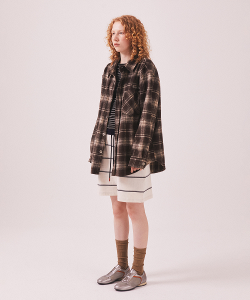 MENASOO(ミナス)の「MNS Classic Check Oversized Shirt Jacket_Brown(その他アウター・レディース・ブラウン・F)」の5枚目の写真