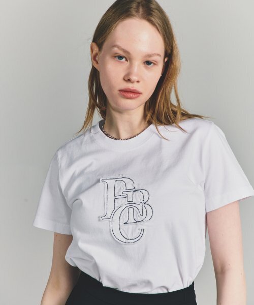 PAPERBOY(ペーパーボーイ)の「クロップツイルPBC半袖Tシャツ-ホワイト(Tシャツ/カットソー・レディース・その他・MEDIUM/SMALL)」の1枚目の写真