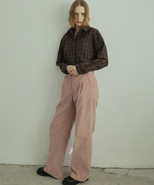 YUPPE（ヨッペ）の「CORDUROY TUCKED PANTS_PINK（その他パンツ・レディース・その他・SMALL/MEDIUM）」の2枚目の写真