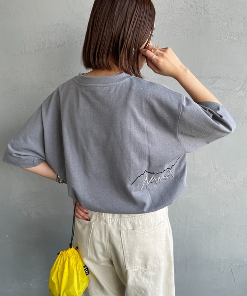 NANGA（ナンガ）の「【WEB先行予約】[NANGA/ナンガ] 別注 ブランドロゴ刺繍 ショートスリーブTシャツ（Tシャツ/カットソー・レディース・チャコール/ブラック/ホワイト・XL/L/M/S）」の15枚目の写真