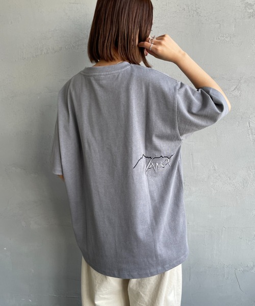 NANGA（ナンガ）の「【WEB先行予約】[NANGA/ナンガ] 別注 ブランドロゴ刺繍 ショートスリーブTシャツ（Tシャツ/カットソー・レディース・チャコール/ブラック/ホワイト・XL/L/M/S）」の20枚目の写真
