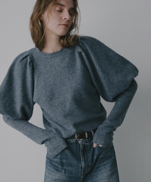 MANOF（マノフ）の「PUFFY SLEEVE KNIT（ニット/セーター・レディース・ブルー/ブラック/ピンク・F）」の2枚目の写真