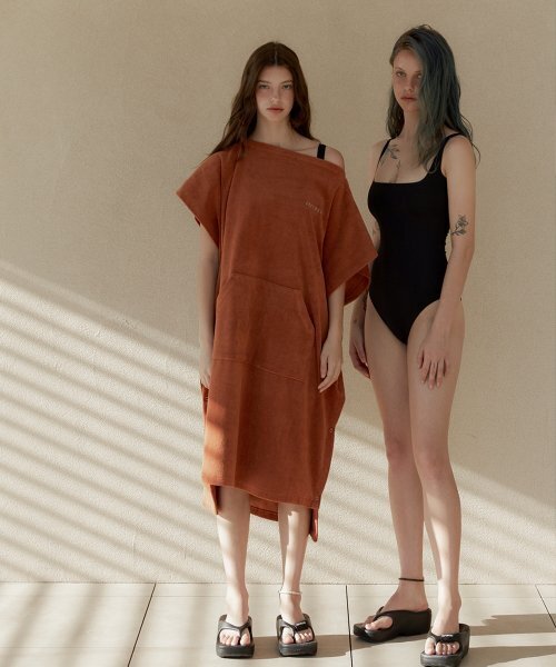 REVOIRSIS(ルヴォアシス)の「RVIS terry twoway poncho camel(その他トップス・レディース・キャメル・FREE)」の2枚目の写真