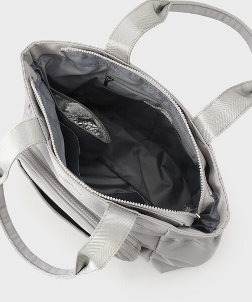 OPAQUE.CLIP（オペークドットクリップ）の「フロントポケット3層デザインBIGトートバッグ【マルチポケット】（トートバッグ・レディース・ベージュ/グレー/ブラック・00）」の5枚目の写真