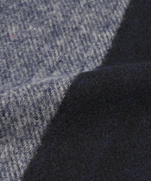 B.C STOCK（ベーセーストック）の「2トーン マフラー（マフラー・メンズ・ブラック/グレー/ネイビー・FREE）」の6枚目の写真