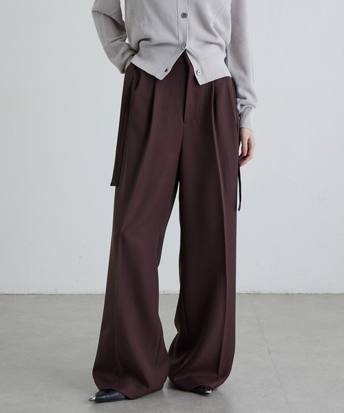 Lui's（ルイス）の「脇ベルトデザイン2タックパンツ（スラックス・レディース・グレー/ブラック/ブラウン・36/38）」の18枚目の写真