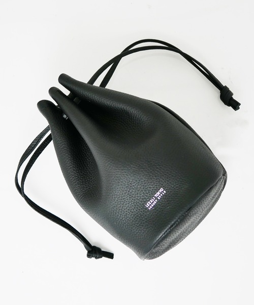 LEZALI(レザリ)の「LEZALI エンボス巾着バッグ(ショルダーバッグ・メンズ・スカイブルー/ベージュ/ゴールド/ブラック・FREE)」の13枚目の写真