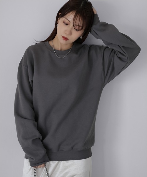 Riberry(リベリー)の「GILDAN裏起毛ベーシックスウェットトレーナー(スウェット・レディース・ブラック/チャコールグレー/ブラウン/オートミール・MEDIUM/LARGE/X-LARGE)」の1枚目の写真