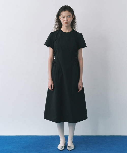 MAIS(マイス)の「MAIS PUFF SLEEVE DRESS / BLACK(ワンピース・レディース・その他・S/M)」の3枚目の写真