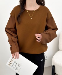 emi+（エミプラス）の「レイヤード風異素材スリーブ切替スウェット（スウェット）」