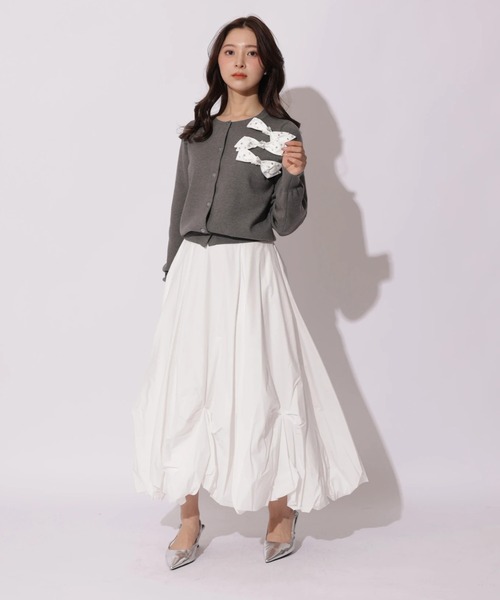 Apuweiser-riche（アプワイザーリッシェ）の「スプリングリボンビジューニットカーディガン（ニット/セーター・レディース・ピンクベージュ/グレー/ホワイト・2）」の8枚目の写真