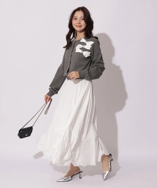 Apuweiser-riche（アプワイザーリッシェ）の「スプリングリボンビジューニットカーディガン（ニット/セーター・レディース・ピンクベージュ/グレー/ホワイト・2）」の9枚目の写真