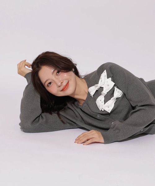 Apuweiser-riche（アプワイザーリッシェ）の「スプリングリボンビジューニットカーディガン（ニット/セーター・レディース・ピンクベージュ/グレー/ホワイト・2）」の12枚目の写真