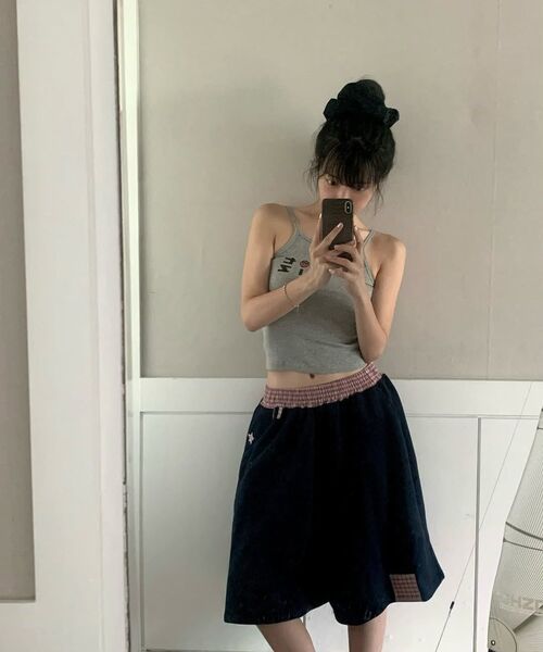 ITZAVIBE（イッザバイブ）の「CHECK BANDING BERMUDA PANTS - LIGHT GRAY（その他パンツ・レディース・その他・ONE SIZE）」の9枚目の写真