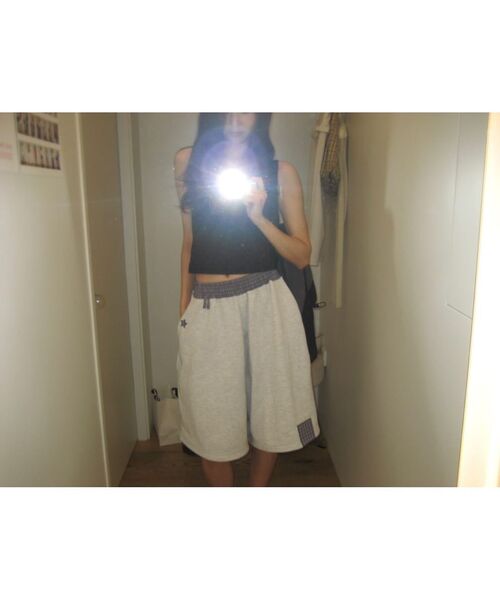 ITZAVIBE（イッザバイブ）の「CHECK BANDING BERMUDA PANTS - LIGHT GRAY（その他パンツ・レディース・その他・ONE SIZE）」の7枚目の写真