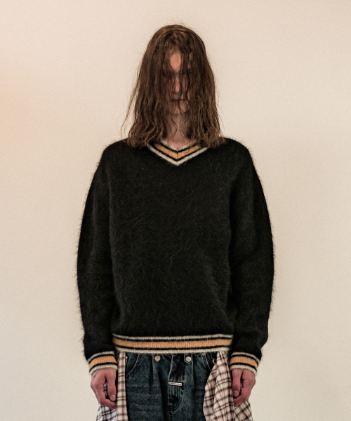 THEVINYLHOUSE(ザバイニルハウス)の「SHAGGY V NECK SWEATER BLACK(ニット/セーター・メンズ・その他・S/M/L)」の2枚目の写真