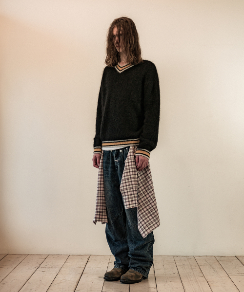 THEVINYLHOUSE(ザバイニルハウス)の「SHAGGY V NECK SWEATER BLACK(ニット/セーター・メンズ・その他・S/M/L)」の5枚目の写真