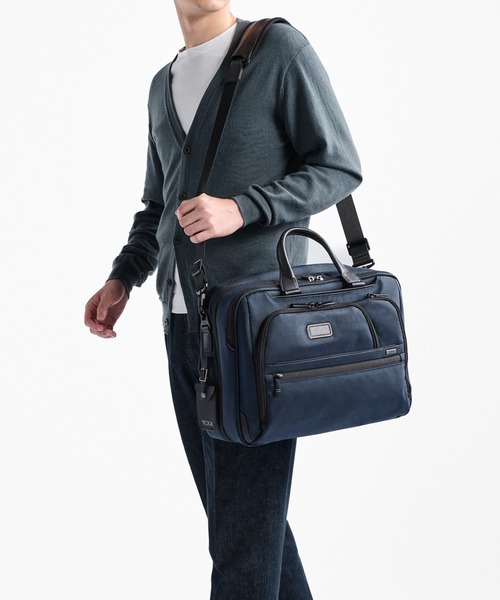 TUMI(トゥミ)の「TUMI ALPHA(アルファ) ミディアム・15インチ・エクスパンダブル・ブリーフケース(A4/PC15インチまで対応)(ビジネスバッグ・メンズ・ブラック/ネイビー・FREE)」の18枚目の写真