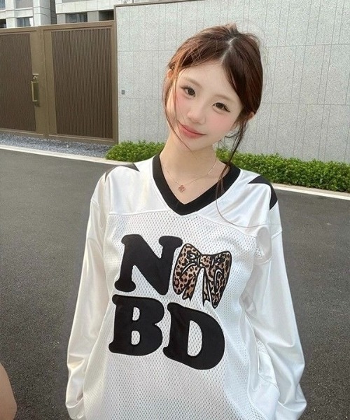 ViViDAY(ビビデー)の「フロントレオパードリボン柄&英字ロゴ ビッグシルエット 透けロンT(Tシャツ/カットソー・レディース・ブラック/ホワイト・M)」の2枚目の写真