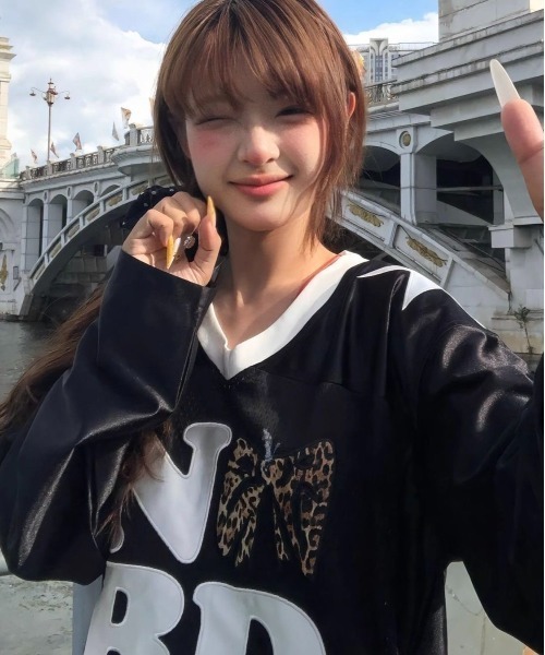 ViViDAY(ビビデー)の「フロントレオパードリボン柄&英字ロゴ ビッグシルエット 透けロンT(Tシャツ/カットソー・レディース・ブラック/ホワイト・M)」の7枚目の写真
