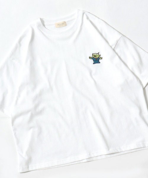 Disney(ディズニー)の「Disney(ディズニー)キャラクターTシャツ/ワイドシルエット半袖 プリントT 36色展開 レディース(Tシャツ/カットソー・レディース・イエロー系3/ブラック系2/ホワイト系3/ブルー系4/ブルー系2/ネイビー系2/グリーン系3/ブラック系4/ブルー系3/ネイビー系1/グリーン系2/レッド/ベージュ系2/グレー系1/ブラック系3/ホワイト系4/グレー系3/グレー系2/イエロー系2/オレンジ系3/オレンジ系2/ピンク系3/ピンク系2/イエロー系1/グリーン系5/グリーン系4/ラベンダー/パープル/ホワイト系2/グリーン系1/パープル系その他/ブラック系1/ホワイト系1/ベージュ系1/オレンジ系1/ブルー系1・L/M)」の4枚目の写真
