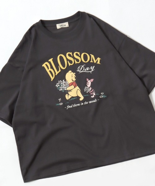 Disney(ディズニー)の「Disney(ディズニー)キャラクターTシャツ/ワイドシルエット半袖 プリントT 36色展開 レディース(Tシャツ/カットソー・レディース・イエロー系3/ブラック系2/ホワイト系3/ブルー系4/ブルー系2/ネイビー系2/グリーン系3/ブラック系4/ブルー系3/ネイビー系1/グリーン系2/レッド/ベージュ系2/グレー系1/ブラック系3/ホワイト系4/グレー系3/グレー系2/イエロー系2/オレンジ系3/オレンジ系2/ピンク系3/ピンク系2/イエロー系1/グリーン系5/グリーン系4/ラベンダー/パープル/ホワイト系2/グリーン系1/パープル系その他/ブラック系1/ホワイト系1/ベージュ系1/オレンジ系1/ブルー系1・L/M)」の7枚目の写真