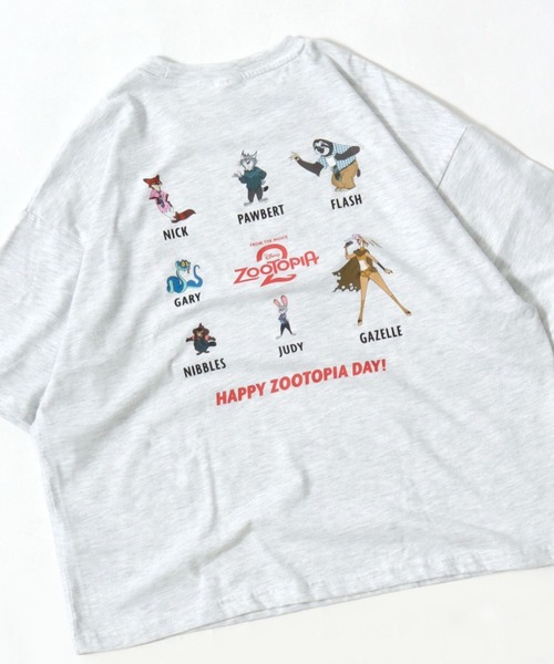 Disney(ディズニー)の「Disney(ディズニー)キャラクターTシャツ/ワイドシルエット半袖 プリントT 36色展開 レディース(Tシャツ/カットソー・レディース・イエロー系3/ブラック系2/ホワイト系3/ブルー系4/ブルー系2/ネイビー系2/グリーン系3/ブラック系4/ブルー系3/ネイビー系1/グリーン系2/レッド/ベージュ系2/グレー系1/ブラック系3/ホワイト系4/グレー系3/グレー系2/イエロー系2/オレンジ系3/オレンジ系2/ピンク系3/ピンク系2/イエロー系1/グリーン系5/グリーン系4/ラベンダー/パープル/ホワイト系2/グリーン系1/パープル系その他/ブラック系1/ホワイト系1/ベージュ系1/オレンジ系1/ブルー系1・L/M)」の12枚目の写真