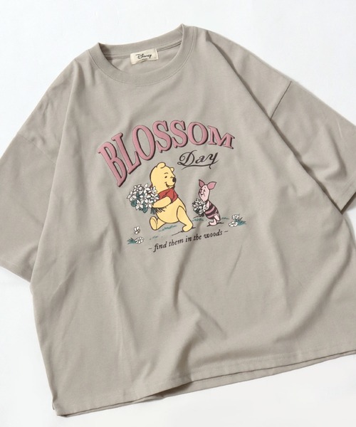 Disney(ディズニー)の「Disney(ディズニー)キャラクターTシャツ/ワイドシルエット半袖 プリントT 36色展開 レディース(Tシャツ/カットソー・レディース・イエロー系3/ブラック系2/ホワイト系3/ブルー系4/ブルー系2/ネイビー系2/グリーン系3/ブラック系4/ブルー系3/ネイビー系1/グリーン系2/レッド/ベージュ系2/グレー系1/ブラック系3/ホワイト系4/グレー系3/グレー系2/イエロー系2/オレンジ系3/オレンジ系2/ピンク系3/ピンク系2/イエロー系1/グリーン系5/グリーン系4/ラベンダー/パープル/ホワイト系2/グリーン系1/パープル系その他/ブラック系1/ホワイト系1/ベージュ系1/オレンジ系1/ブルー系1・L/M)」の14枚目の写真