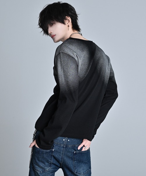 ADRER（アドラー）の「Stretch Rib V-Neck Long Tee / ストレッチ リブ Vネック ロング ティー（Tシャツ/カットソー・メンズ・グレー/ブラック・L/M/S/XS）」の8枚目の写真