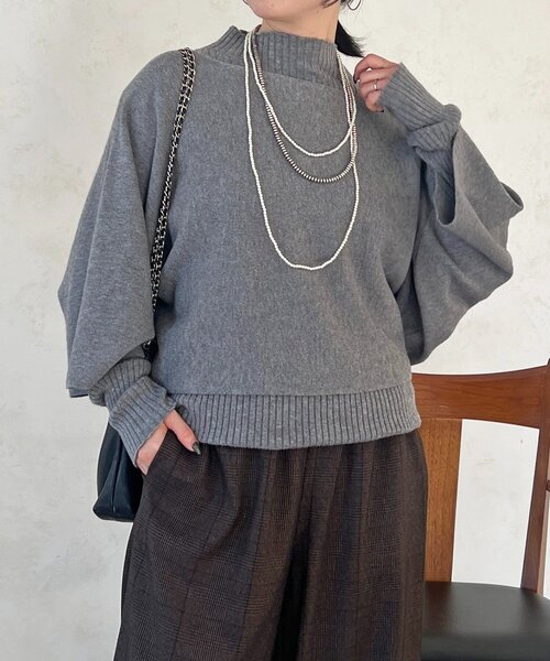 un dix cors(アンディコール)の「重ね着プルオーバー(ニット/セーター・レディース・グレー/グレイッシュベージュ/ブラック・FREE)」の1枚目の写真