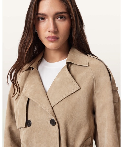 ALLSAINTS(オールセインツ)の「REED CROPPED SUEDE TRENCH COAT | REED クロップド スエード トレンチ コート(トレンチコート・レディース・ブラウン系その他・XS/S/M)」の2枚目の写真