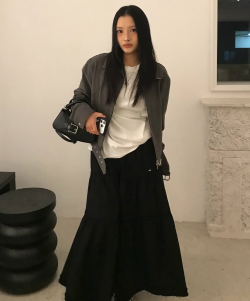 DEARSTALKER（ディアストーカー）の「ESTE SHIRRING TIERED MAXI SKIRT - BLACK（スカート・レディース・その他・FREE）」の2枚目の写真