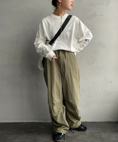 Manhattan Portage（マンハッタンポーテージ）の「[MANHATTAN PORTAGE/マンハッタンポーテージ] ワンポイント スカイラインロゴ  ロングスリーブTシャツ（Tシャツ/カットソー・レディース・ホワイト/ブラック/グレー・M/L/XL）」の16枚目の写真