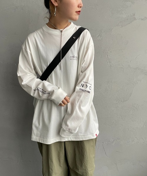 Manhattan Portage（マンハッタンポーテージ）の「[MANHATTAN PORTAGE/マンハッタンポーテージ] ワンポイント スカイラインロゴ  ロングスリーブTシャツ（Tシャツ/カットソー・レディース・ホワイト/ブラック/グレー・M/L/XL）」の8枚目の写真