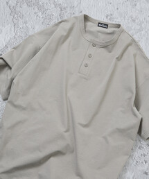 限定展開WILD THINGS×FREAK'S STORE ワイルドシングス 別注 ワンポイント ヘンリーネック Tシャツ
