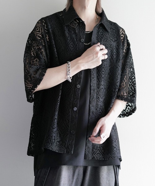 cussil(クシル)の「【cussil/クシル】 ルーズシルエットクロシェレースレギュラーカラー半袖シャツ(シャツ/ブラウス・メンズ・ホワイト/ブラック・L/M/S)」の2枚目の写真