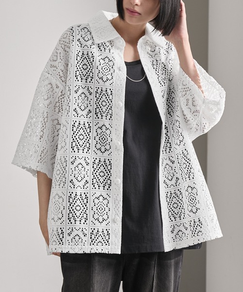 cussil(クシル)の「【cussil/クシル】 ルーズシルエットクロシェレースレギュラーカラー半袖シャツ(シャツ/ブラウス・メンズ・ホワイト/ブラック・L/M/S)」の5枚目の写真