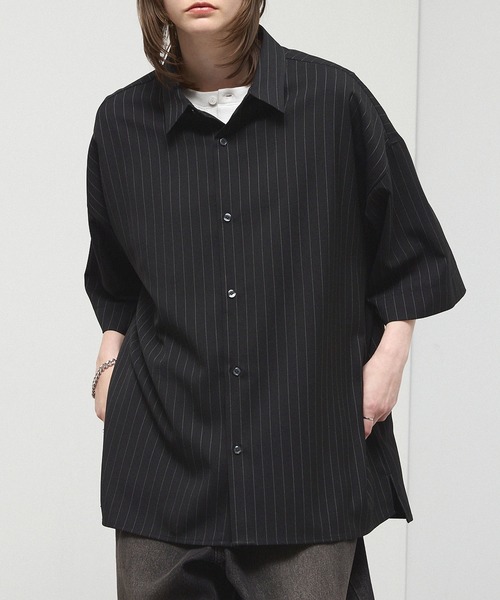 Alfred Alex(アルフレッドアレックス)の「【Alfred Alex】Dry-Touch Oversized Shirt / ドライポリツイル オーバーサイズ 半袖レギュラーカラーシャツ【セットアップ対応】(シャツ/ブラウス・メンズ・ネイビー系/グレー/スモークグレー/ライトグレー/ブラック系/スミクロ・S/M/L)」の2枚目の写真