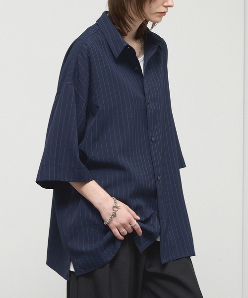 Alfred Alex(アルフレッドアレックス)の「【Alfred Alex】Dry-Touch Oversized Shirt / ドライポリツイル オーバーサイズ 半袖レギュラーカラーシャツ【セットアップ対応】(シャツ/ブラウス・メンズ・ネイビー系/グレー/スモークグレー/ライトグレー/ブラック系/スミクロ・S/M/L)」の6枚目の写真