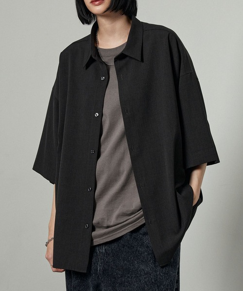 Alfred Alex(アルフレッドアレックス)の「【Alfred Alex】Dry-Touch Oversized Shirt / ドライポリツイル オーバーサイズ 半袖レギュラーカラーシャツ【セットアップ対応】(シャツ/ブラウス・メンズ・ネイビー系/グレー/スモークグレー/ライトグレー/ブラック系/スミクロ・S/M/L)」の9枚目の写真