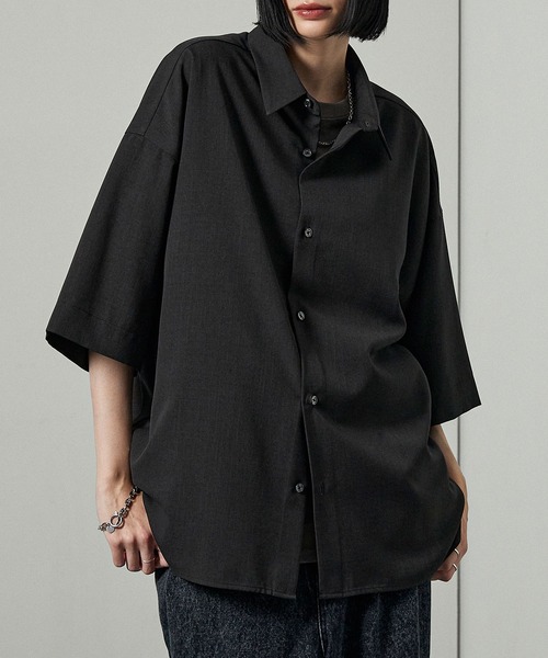 Alfred Alex(アルフレッドアレックス)の「【Alfred Alex】Dry-Touch Oversized Shirt / ドライポリツイル オーバーサイズ 半袖レギュラーカラーシャツ【セットアップ対応】(シャツ/ブラウス・メンズ・ネイビー系/グレー/スモークグレー/ライトグレー/ブラック系/スミクロ・S/M/L)」の12枚目の写真