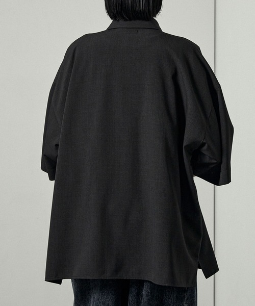 Alfred Alex(アルフレッドアレックス)の「【Alfred Alex】Dry-Touch Oversized Shirt / ドライポリツイル オーバーサイズ 半袖レギュラーカラーシャツ【セットアップ対応】(シャツ/ブラウス・メンズ・ネイビー系/グレー/スモークグレー/ライトグレー/ブラック系/スミクロ・S/M/L)」の14枚目の写真