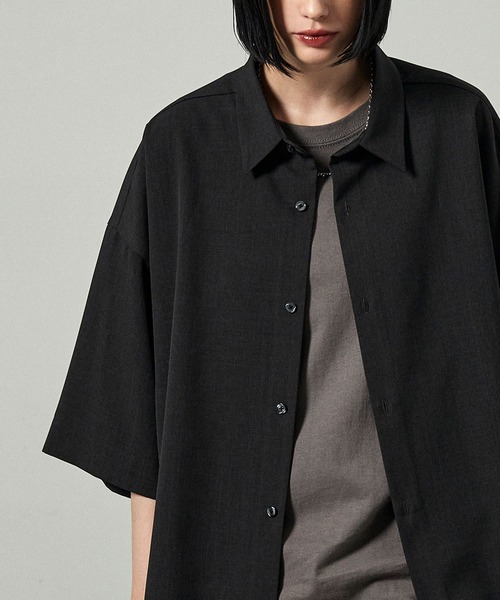 Alfred Alex(アルフレッドアレックス)の「【Alfred Alex】Dry-Touch Oversized Shirt / ドライポリツイル オーバーサイズ 半袖レギュラーカラーシャツ【セットアップ対応】(シャツ/ブラウス・メンズ・ネイビー系/グレー/スモークグレー/ライトグレー/ブラック系/スミクロ・S/M/L)」の15枚目の写真