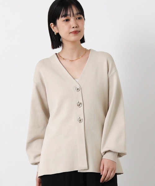 Gready Brilliant(グレディブリリアン)の「ペプラムGOLD釦Vネックカーデ(カーディガン/ボレロ・レディース・グレイッシュベージュ/ピンク・FREE)」の7枚目の写真