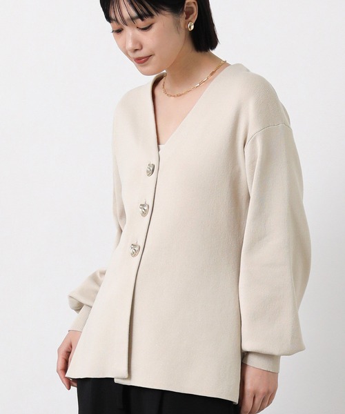 Gready Brilliant(グレディブリリアン)の「ペプラムGOLD釦Vネックカーデ(カーディガン/ボレロ・レディース・グレイッシュベージュ/ピンク・FREE)」の11枚目の写真